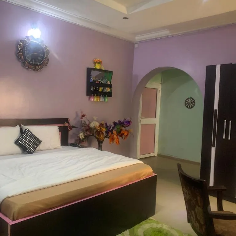 Health Plaza Abuja，位于阿布贾的酒店