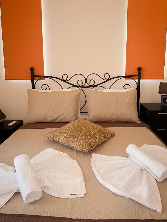 Sun n' Salt II Apartment, Tolo