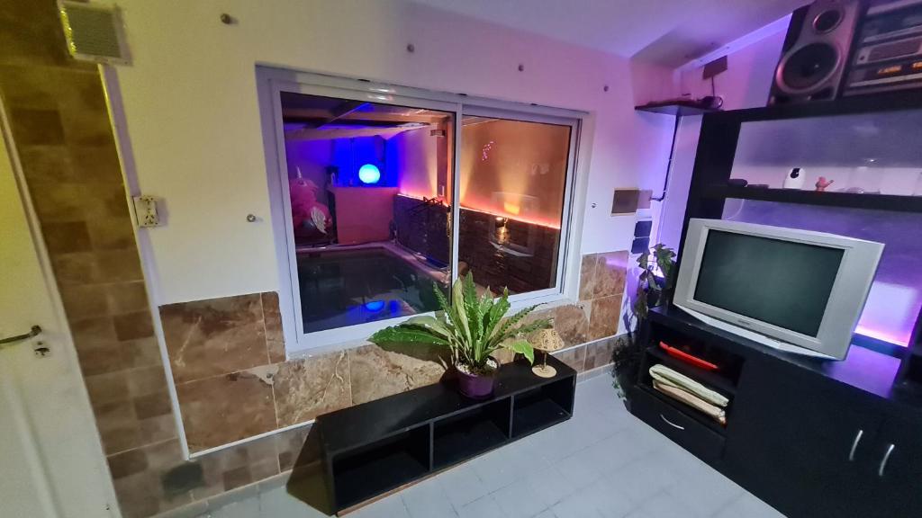 Casa Tesla Pileta Climatizada a 20 minutos del Filo Serrano y del Aeropuerto - 4