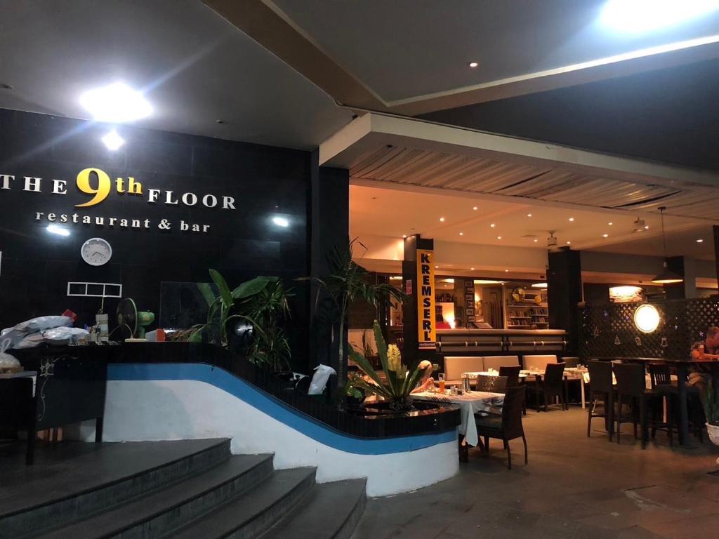 Restaurant, Patong Studio Apartments in Phuket