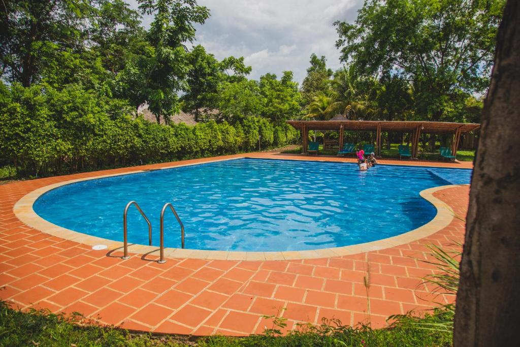 Hanchey Bamboo Resort 