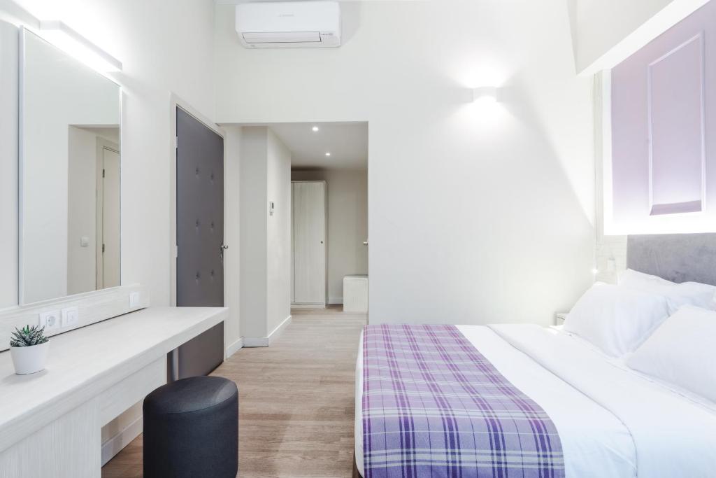 Hotel Room 2