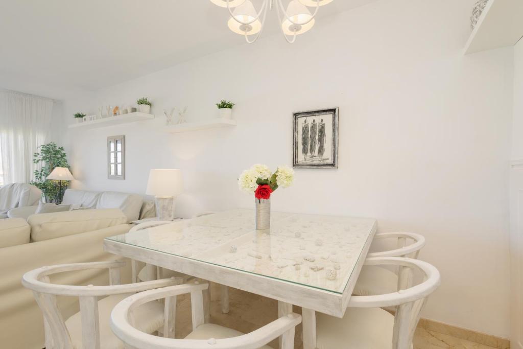 Beautiful beachside duplex apartment with amazing sea views - 3
