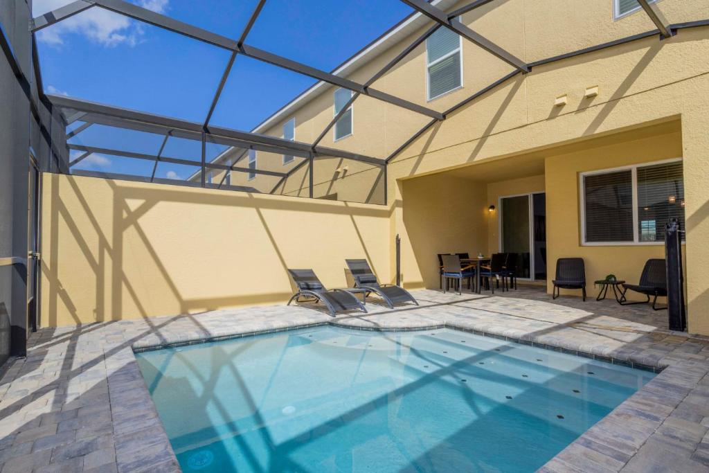 2182 FMP - 4BR Luxury Townhome Pool Disney, Kissimmee