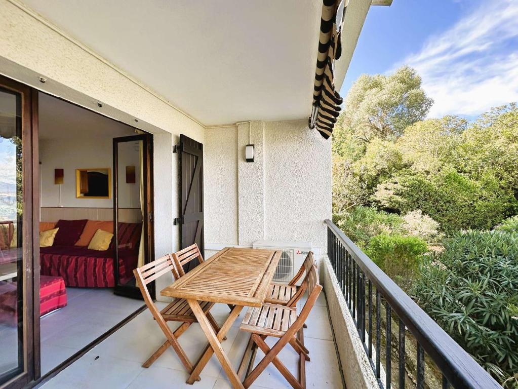 LA BAIE Studio cabine climatisé, vue mer, pour 4 personnes avec piscine sur la presqu'île de Giens à Hyères - 4