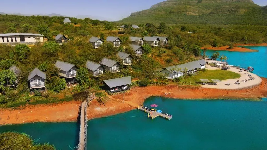 Canary Islands Resort & Spa, hotel in Lonavala