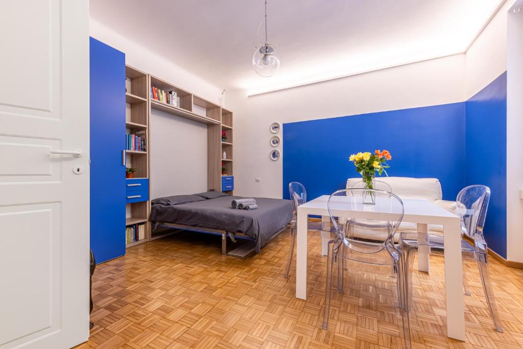 2 bedroom apartment - Chinatown - 2