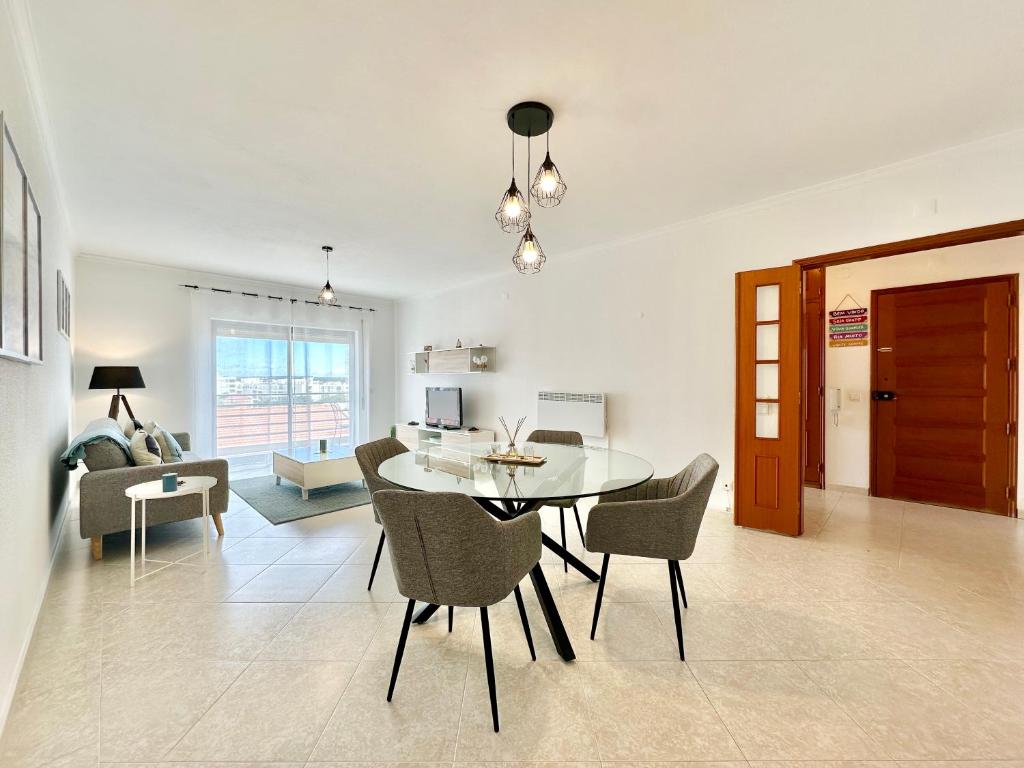 Apt PA - with pool and parking, Armação de Pêra