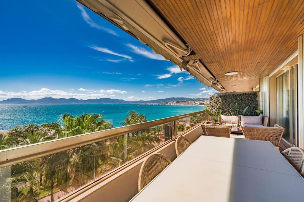 Croisette Appartement vue mer 3 chambres, Cannes