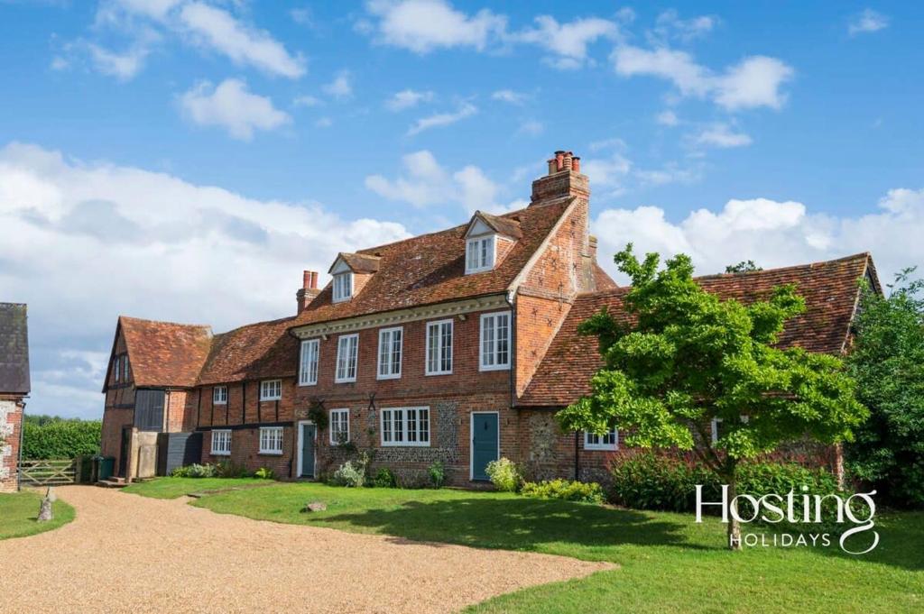 Bullocks Farm House - 6 Exceptional Bedrooms
