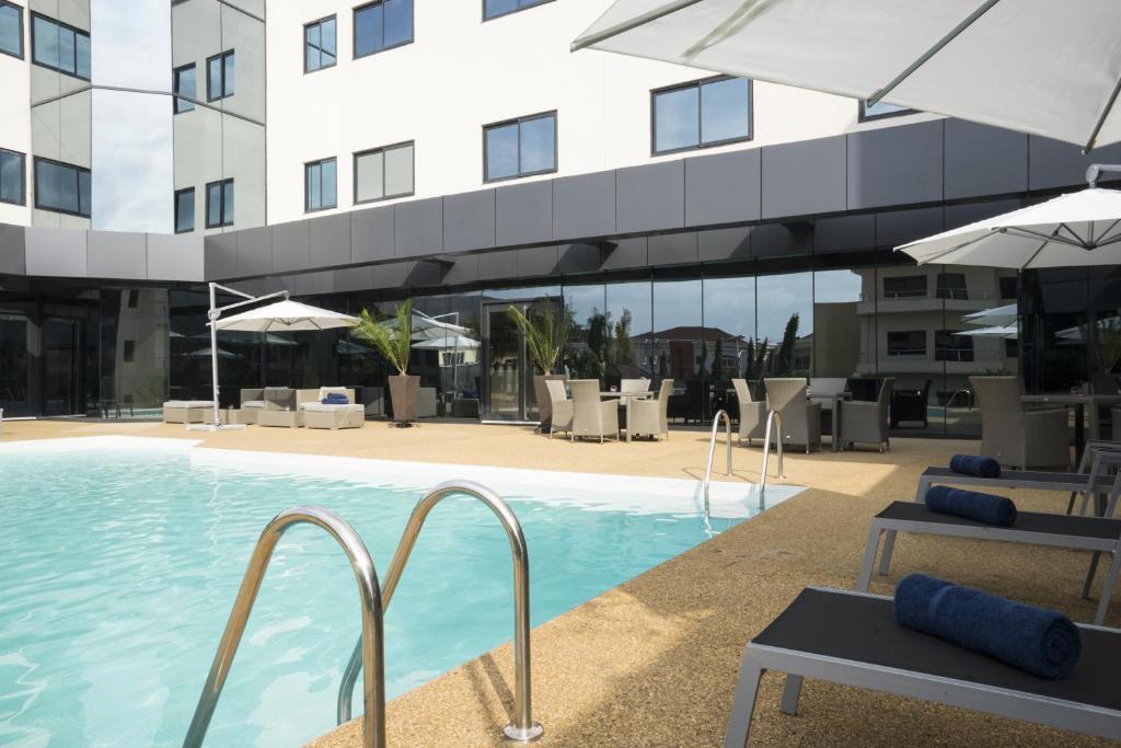Fiesta Residences Boutique Hotel and Serviced Apartments. 전경