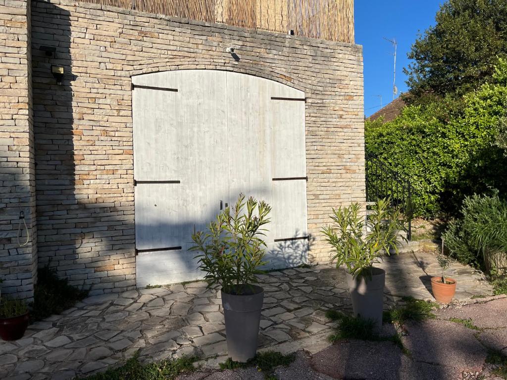 Charmant T2 calme , climatisé et piscine privée - 3