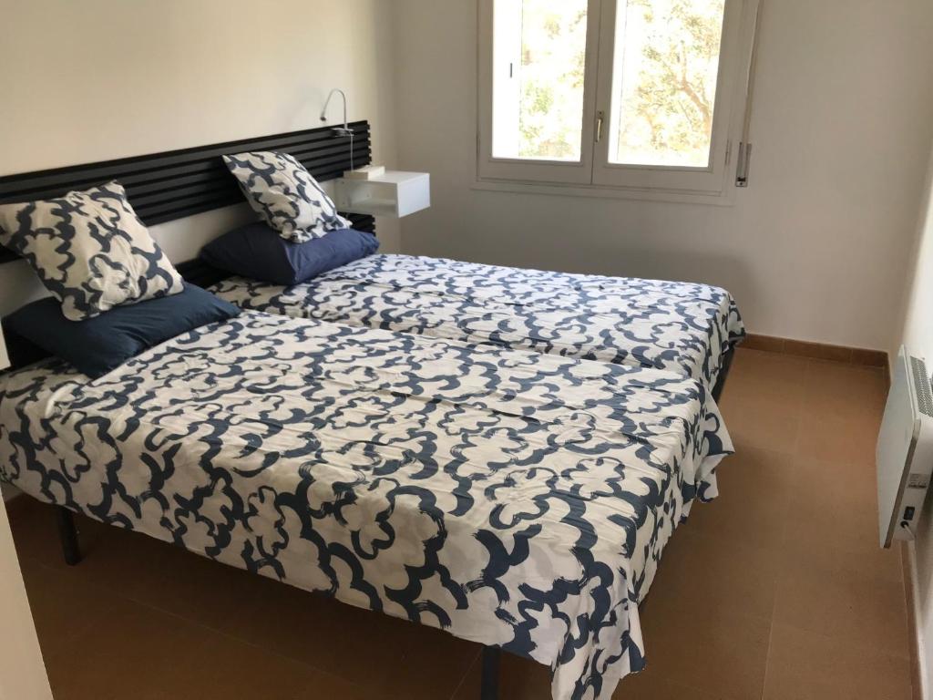 Stunning sea views from luxury 4 bed apartment close to beach at Cap Ras - 4