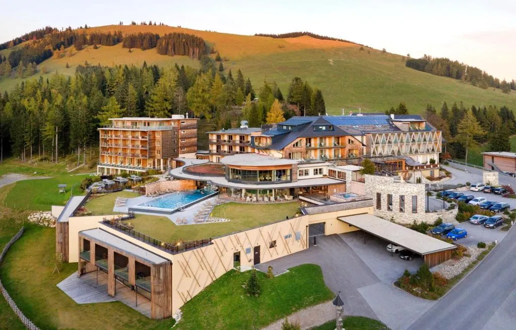 Almwellness Hotel Pierer, hotel in Fladnitz an der Teichalm