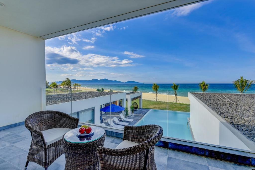 Golden Beachside Resort Danang