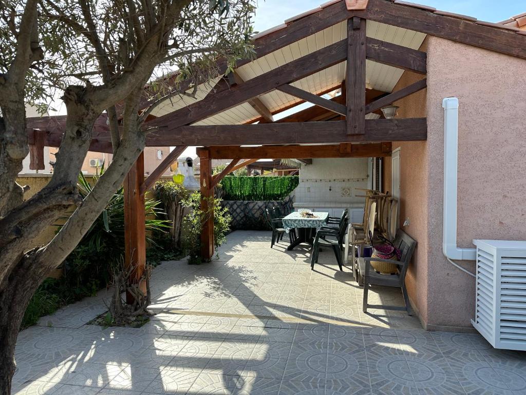 HOLIDAYLAND VILLA T3 304 MEZZANINE 9 couchages climatisé NARBONNE PLAGE - 1