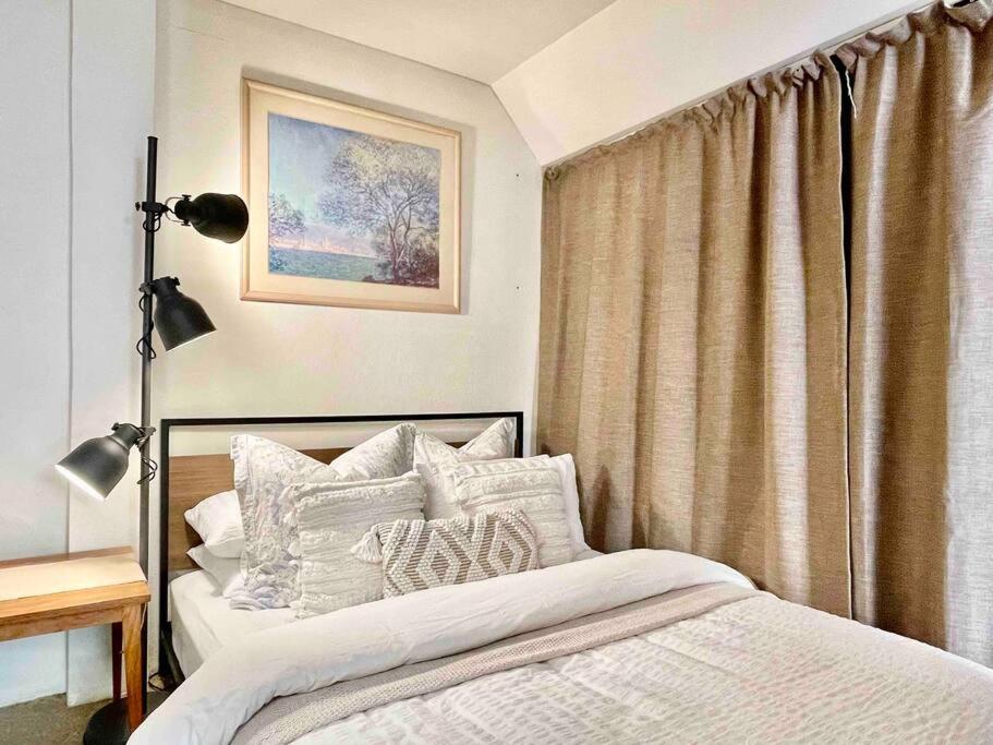 Spacious Self-Contained Guest Suite, Burwood East