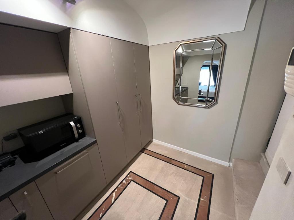 Rome luxury blue suites- LOVE - 5