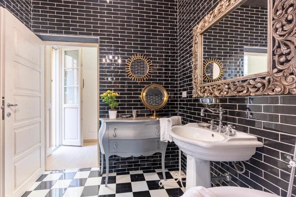 GuestHost - Teatro Regio Exclusive Apartment - 3