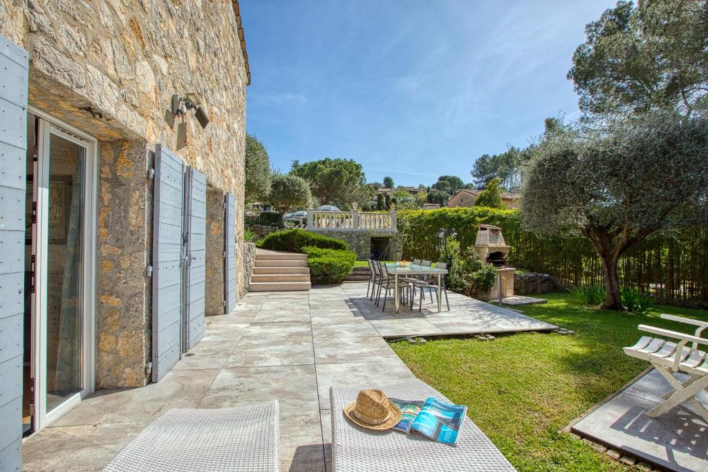 Gîte LES PINS climatisé piscine jardin parking - 2