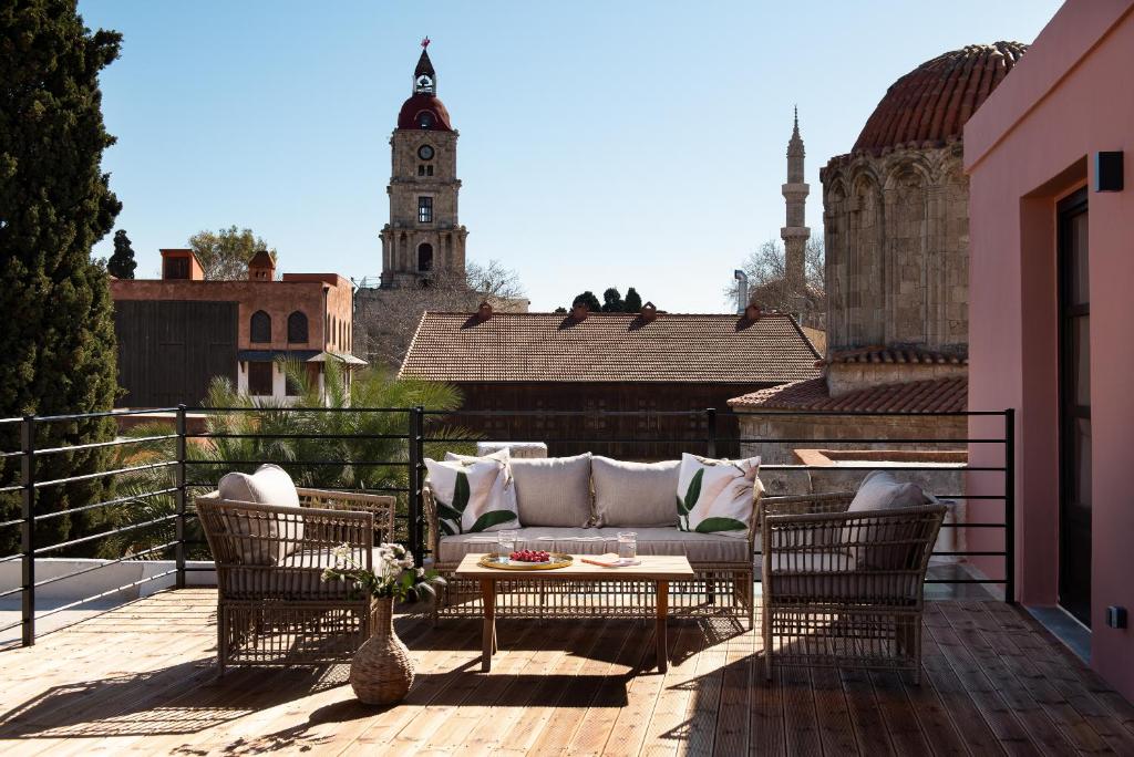 Fluvian Terrace, Město Rhodos