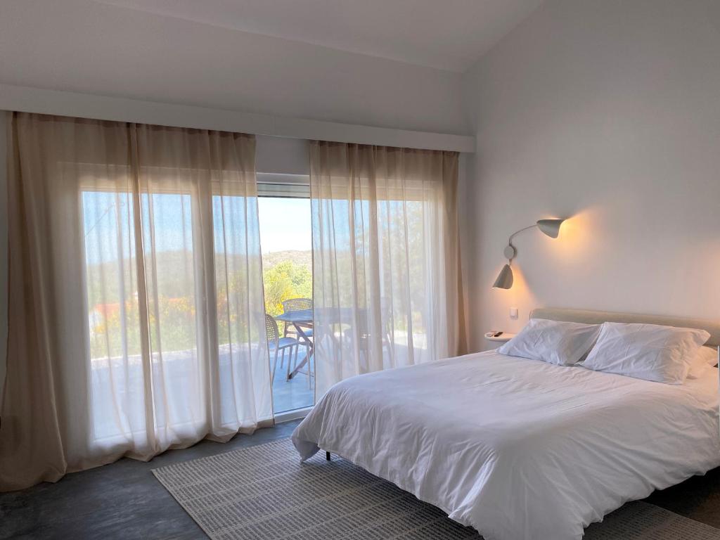 Vale Penedo, Santo António das Areias