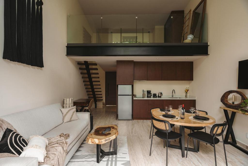 Luxury Loft with Pools, Gym, Rooftop and Panoramic Jungle Views - 5