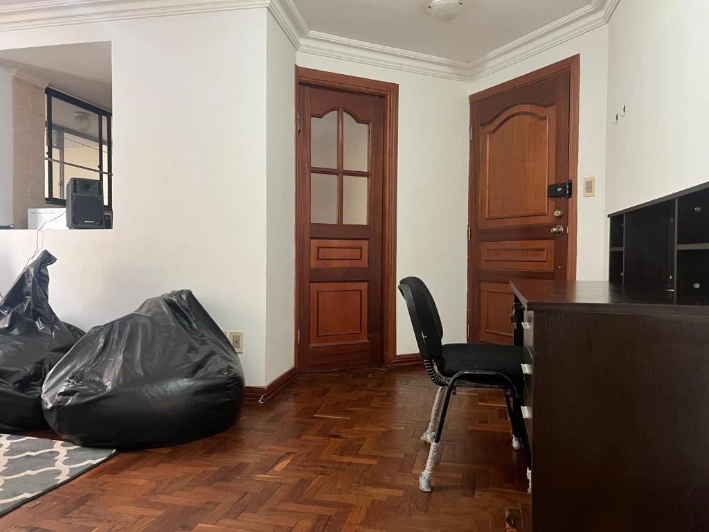 Depto con garaje Calacoto - 2