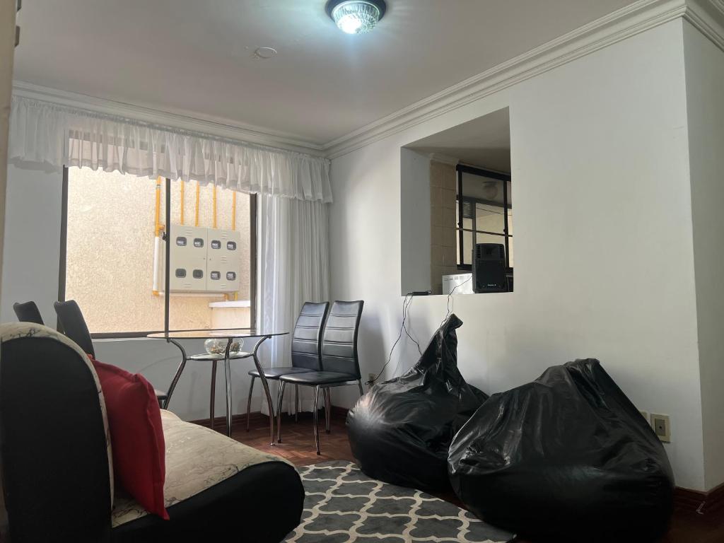 Depto con garaje Calacoto - 3