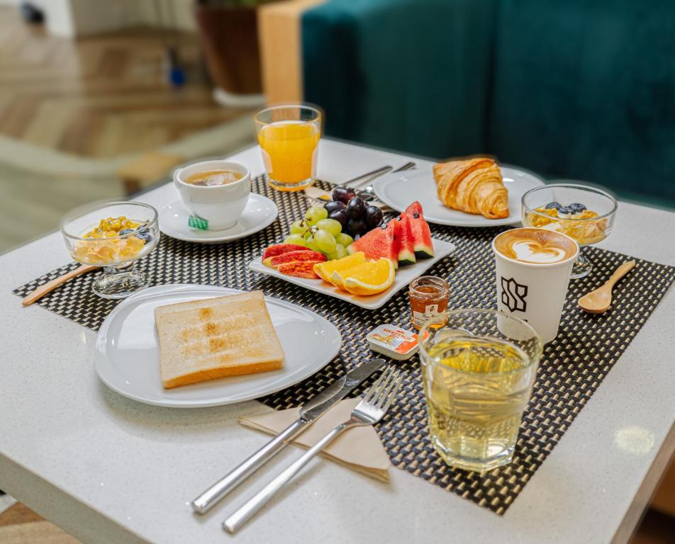 อาหารและเครื่องดื่ม