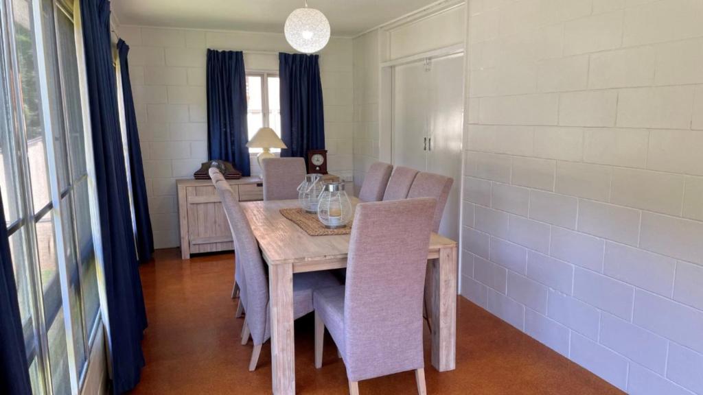 Pet Friendly home walking distance to Surf Beach - North St Woorim 전경