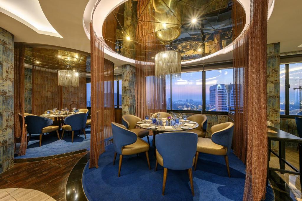 쇼핑몰 연결 입구