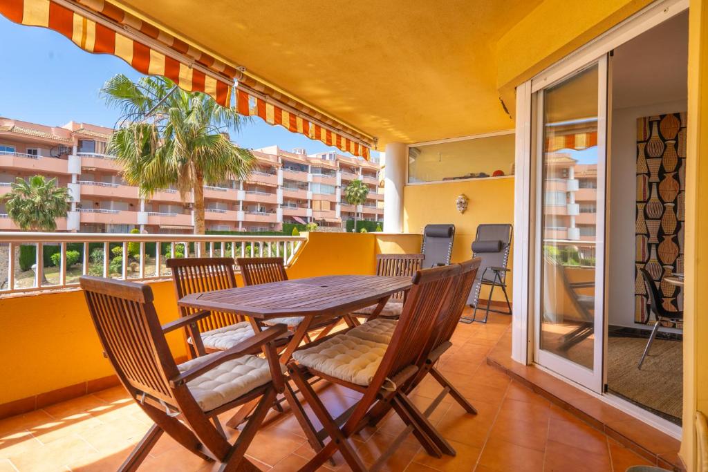 2 bedrooms with pool, terrace and balcony - 3