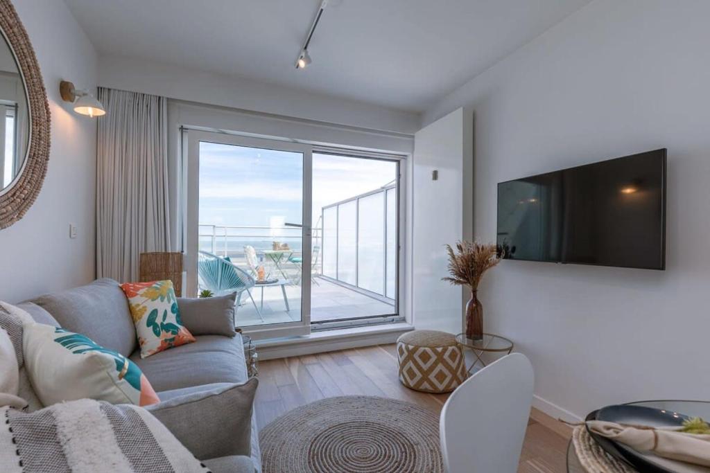 Huswell - Stunning Seafront Apartment, Knokke-Heist