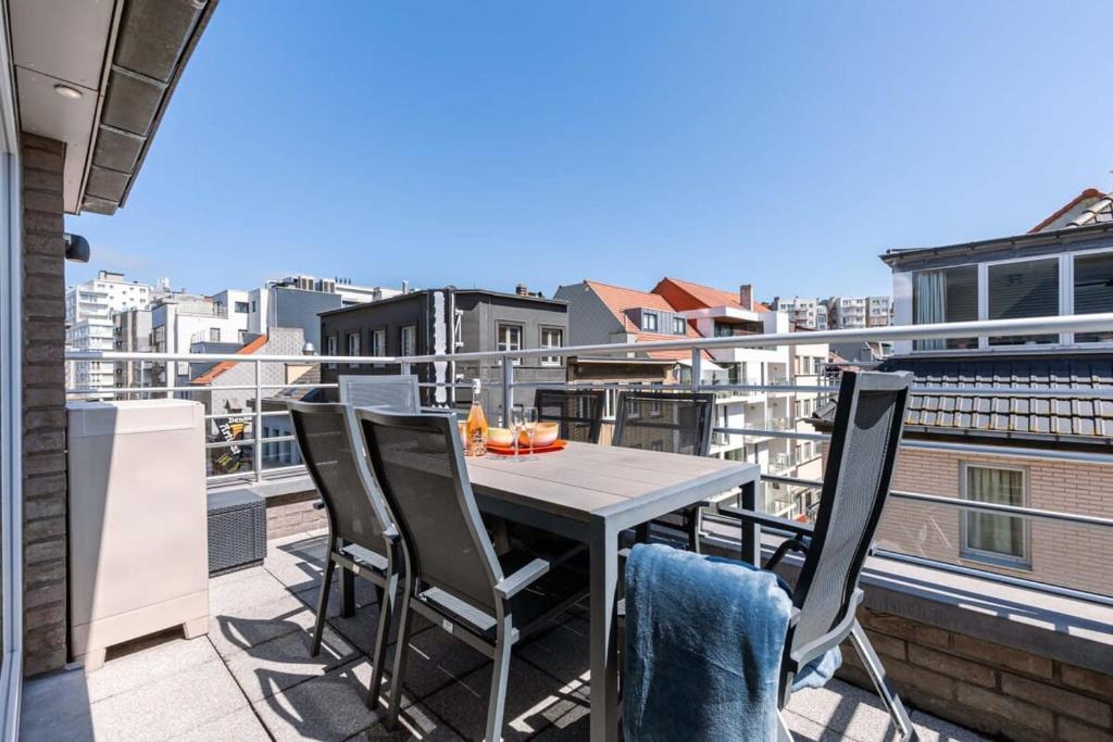 Huswell - Centrally located apartment with sunny terrace, Ostende