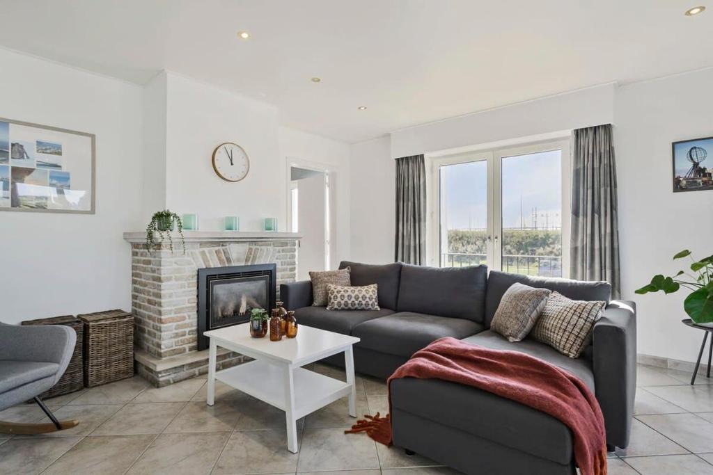 Huswell - Sea Bridge; Charming apartment near the beach, Bruggy