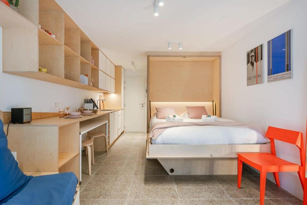 Huswell - Colorful studio near the sea, Ostende