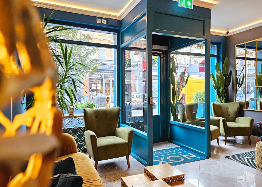 フロント・ロビー