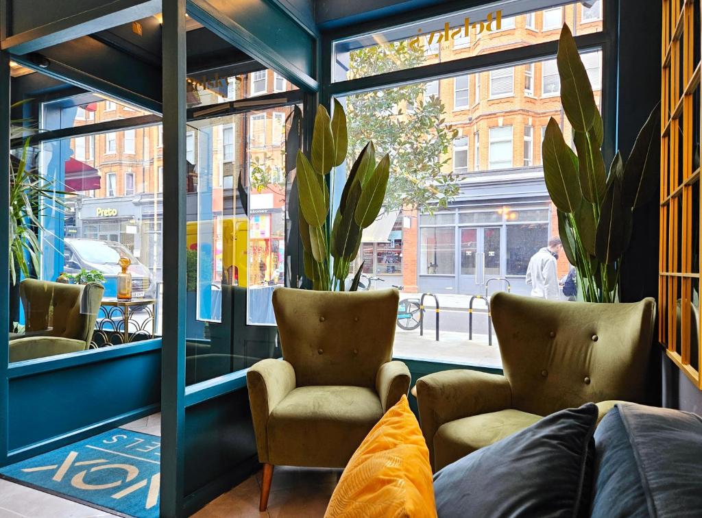 フロント・ロビー