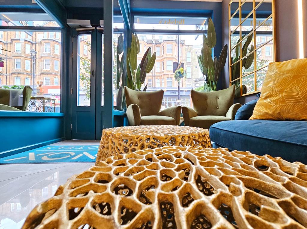 フロント・ロビー