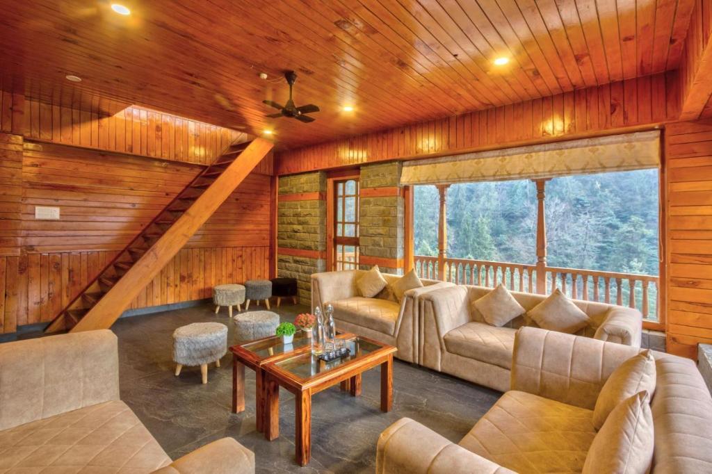 8fold by LaRiSa, Jibhi 共用ラウンジ/TVエリア