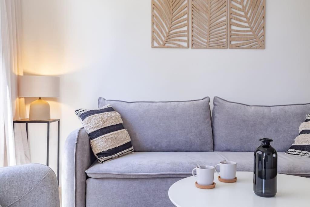 Newly renovated, sea view + walk to beach RDR381 - 2