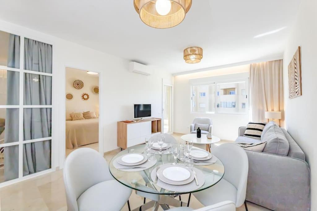 Newly renovated, sea view + walk to beach RDR381 - 3