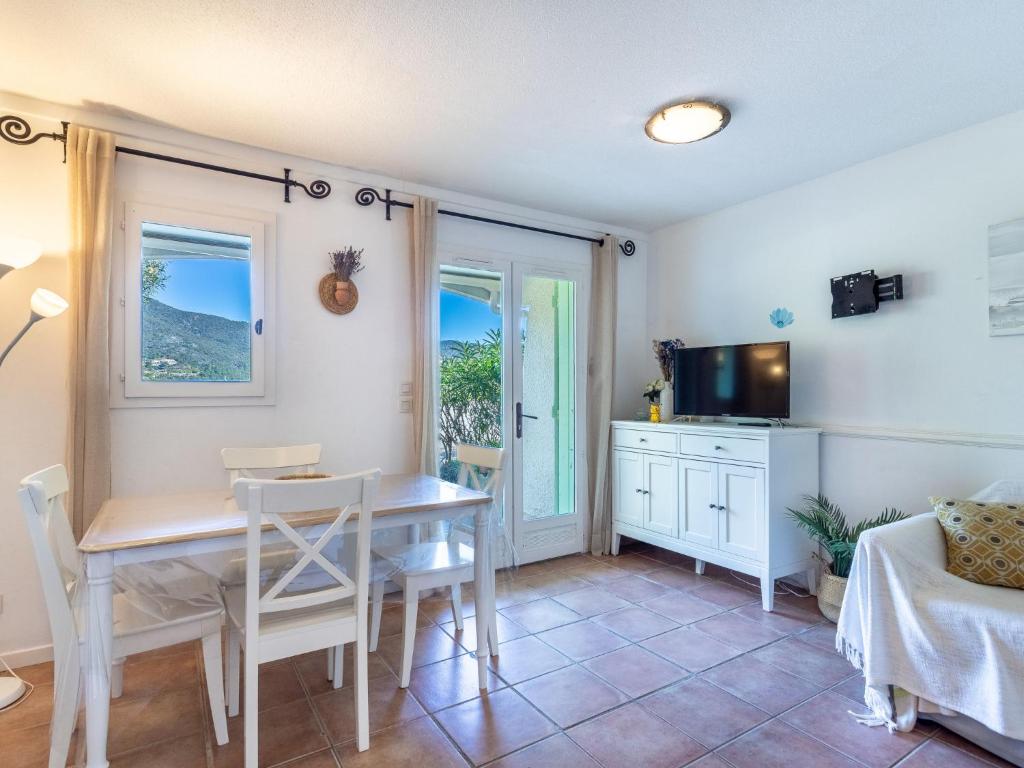 Apartment Cap Négre - Domaine de la Pinède-21 by Interhome - 2