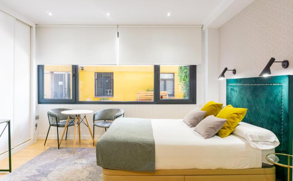 Suite Andrés Pérez Málaga Center, Малага