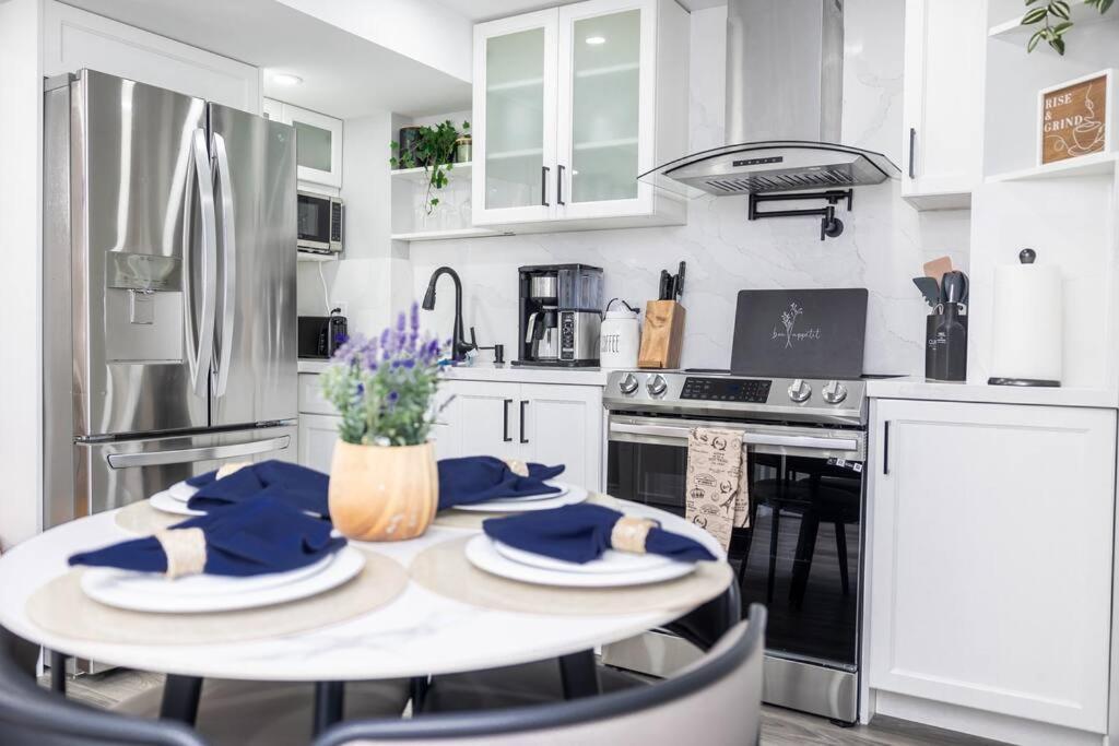 French Charm in Brampton 2 Bdrm Apt, Brampton