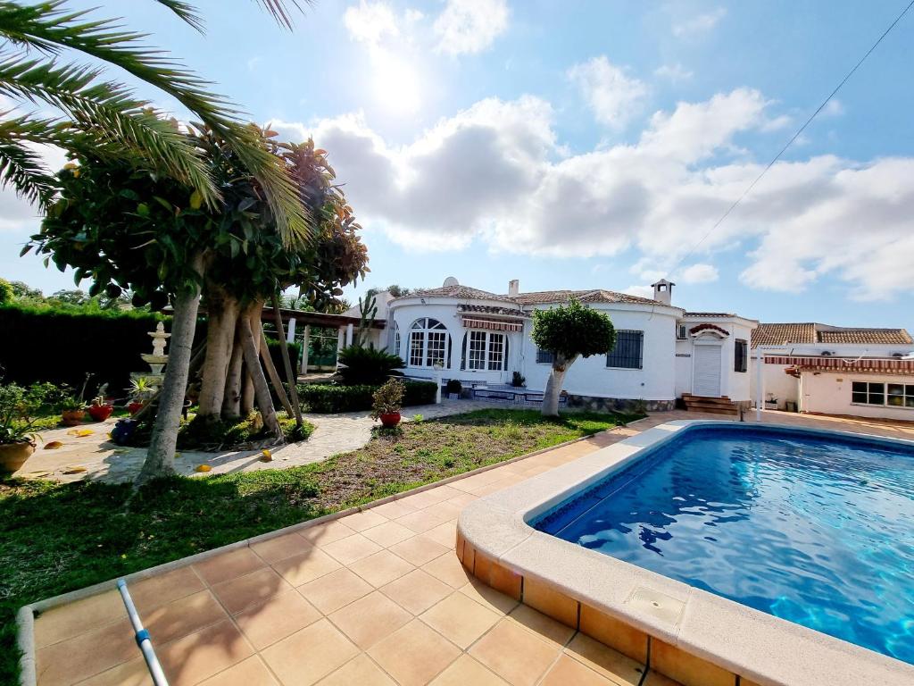 Charming Villa with Private Pool in Urb La Siesta Torrevieja - 2