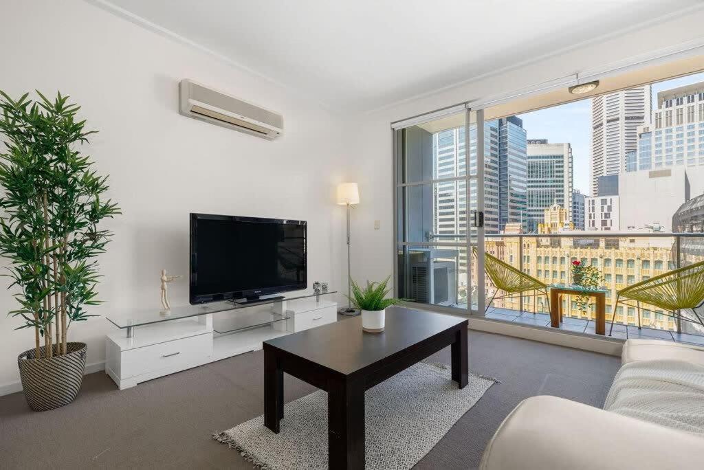 A Stylish Apt City Views Next To Darling Harbour, Sydney