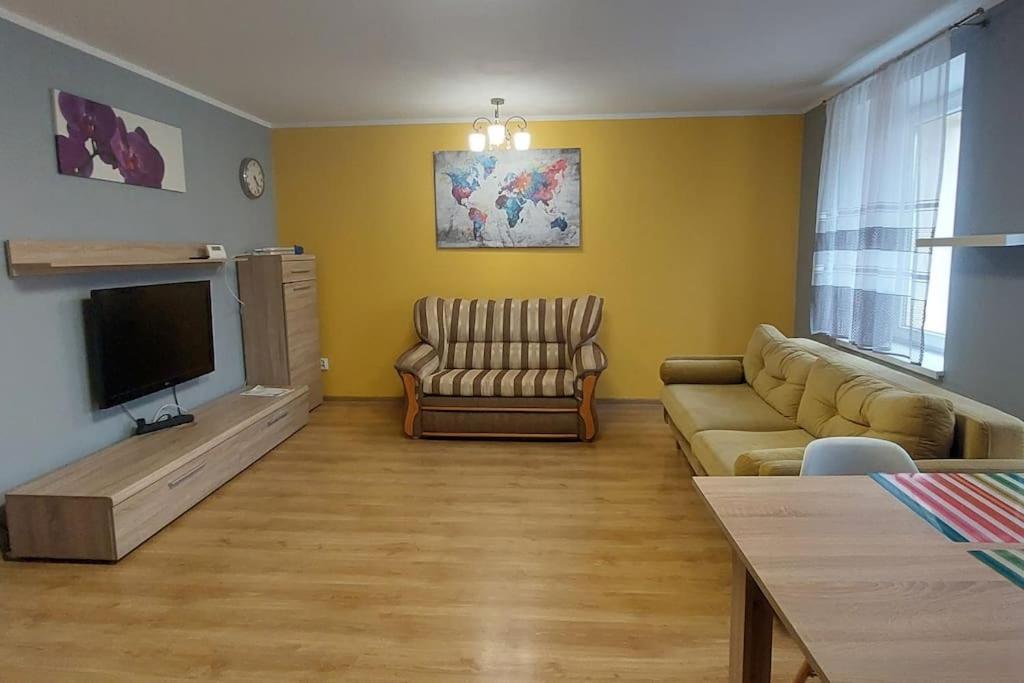 HarmonyHub, Valbřich