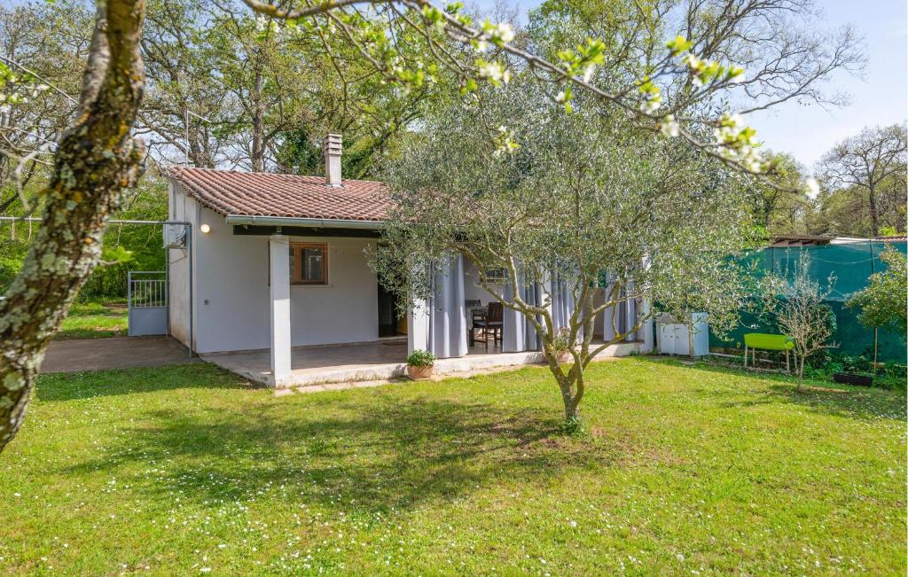 Gorgeous Home In Valbandon With Wifi, Valbandon